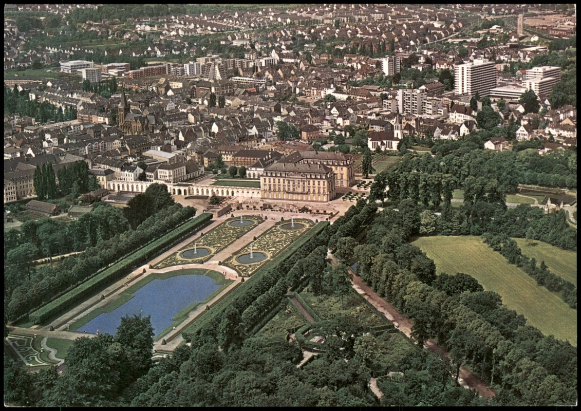 zoom: Image side vintage Postcard from 1975: Luftbild Gesamtansicht v. Flugzeug aus:: Brühl