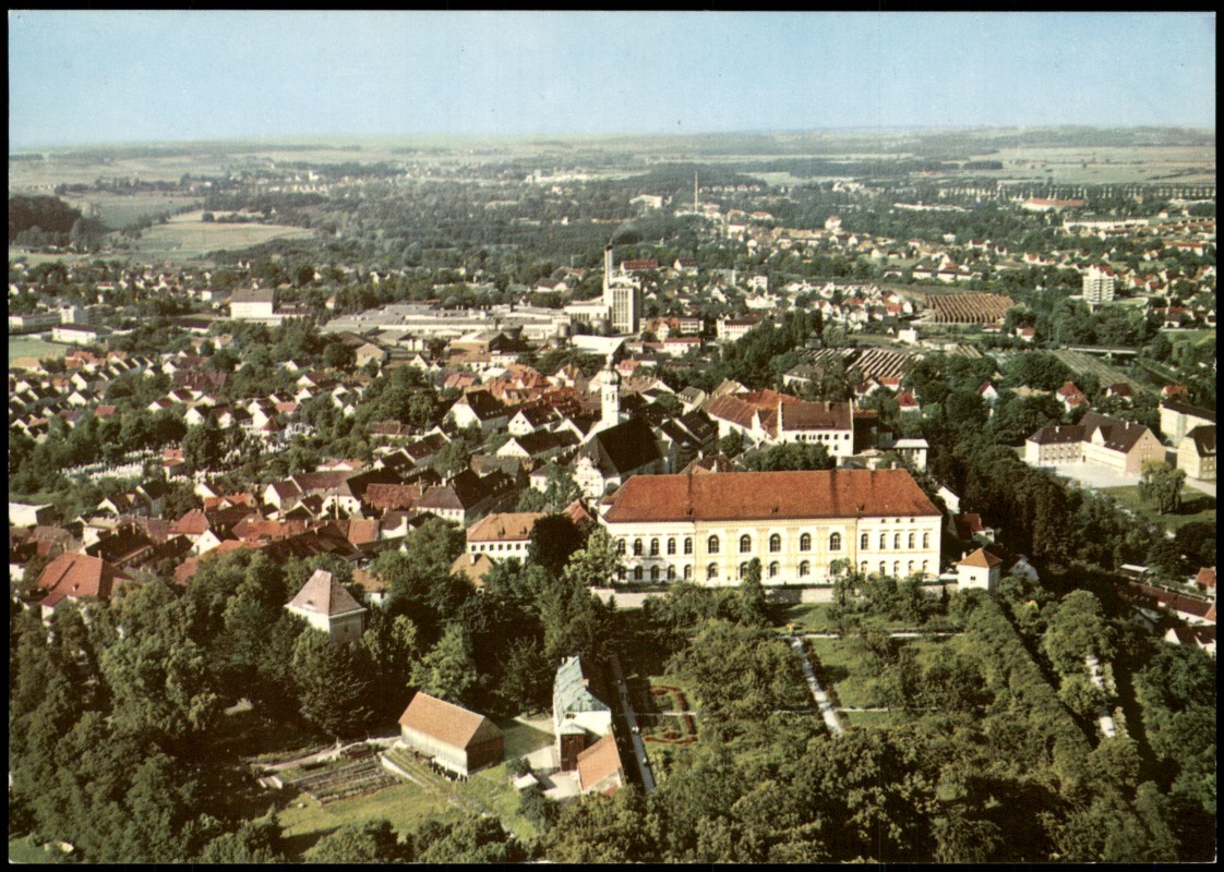 zoom: Image side vintage Postcard from 1981: Luftbild Luftaufnahme Schloss v. Flugzeug aus:: Dachau