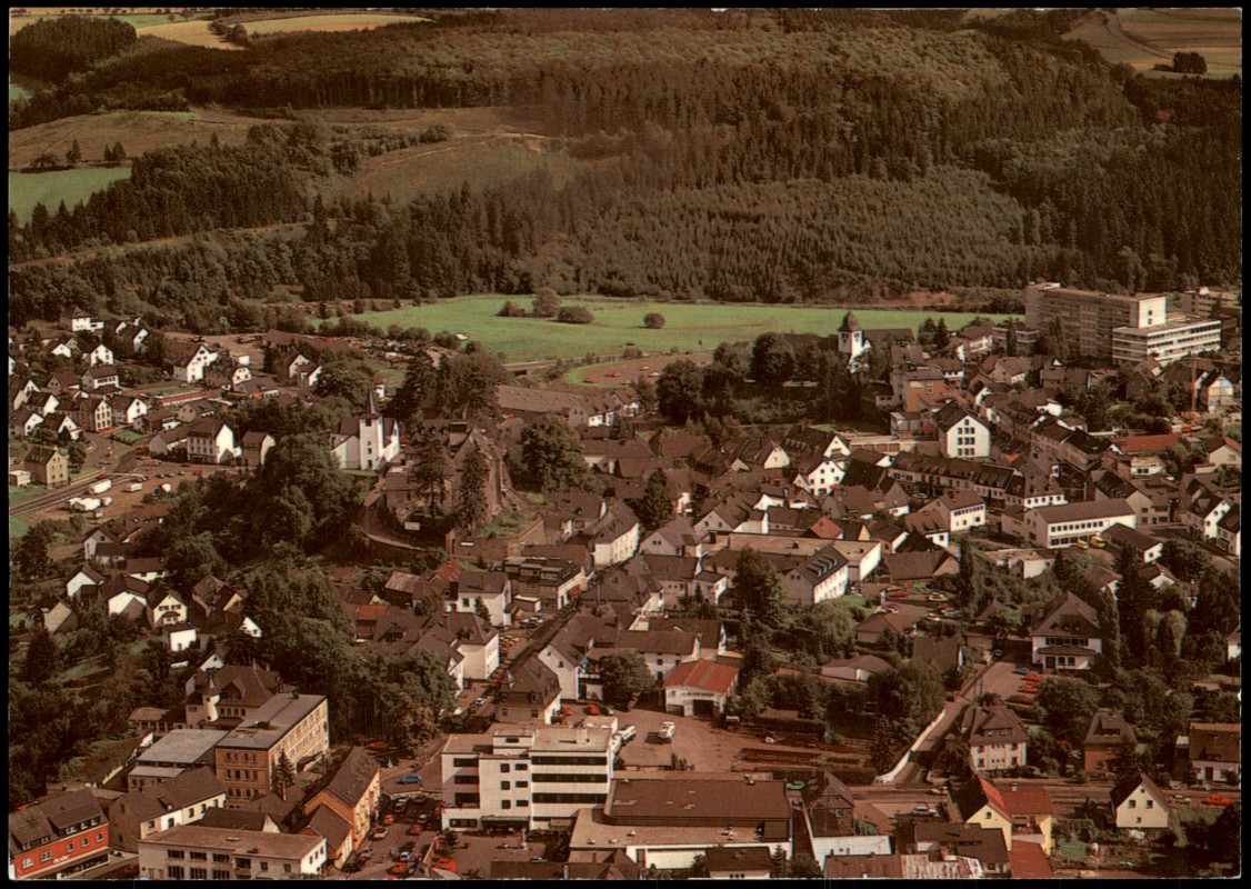 zoom: Image side vintage Postcard from 1980: Luftbild Luftaufnahme:: Daun Eifel