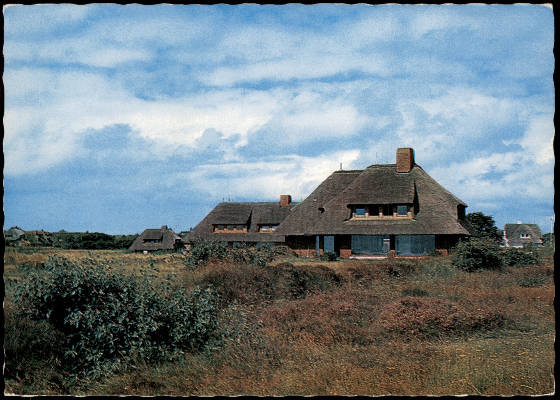 zoom: Image side vintage Postcard from 1975: Umland-Ansicht Pensionshäuser auf Sylt:: Kampen (Sylt)
