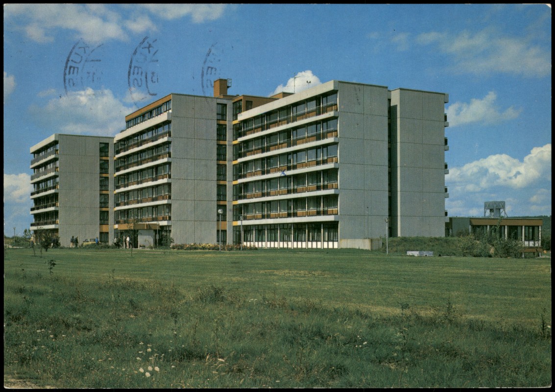 zoom: Image side vintage Postcard from 1985: REHA-ZENTRUM Kurklinik Haus Moselhöhe, Kueser Plateau:: Berncastel-Cues
