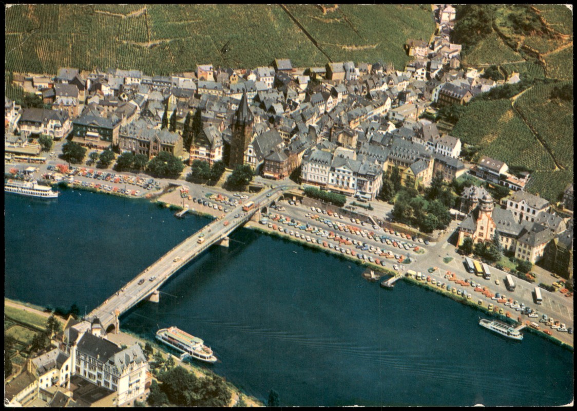 vergrößern: Bildseite historische Ansichtskarte von 1987: Luftbild Luftaufnahme Mosel Brücke:: Bernkastel-Kues