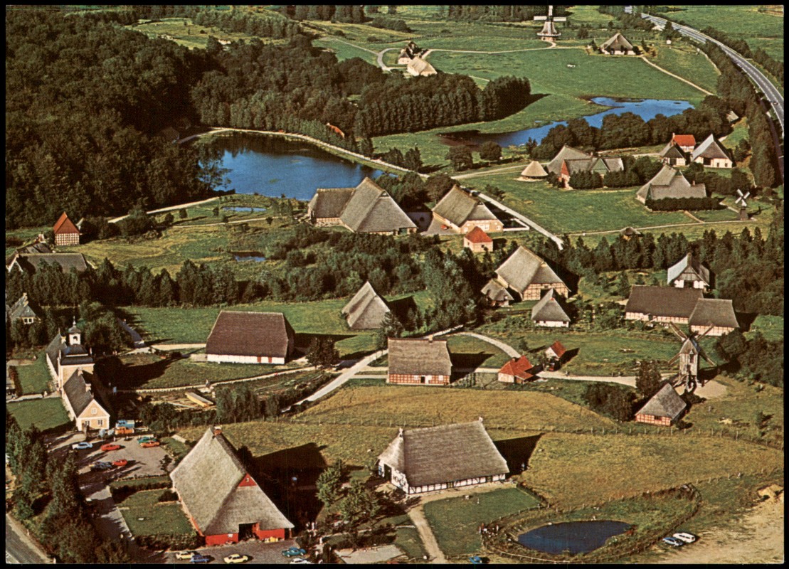 zoom: Image side vintage Postcard from 1970: Luftaufnahme Schleswig-Holsteinisches Freilichtmuseum:: Molfsee-Kiel