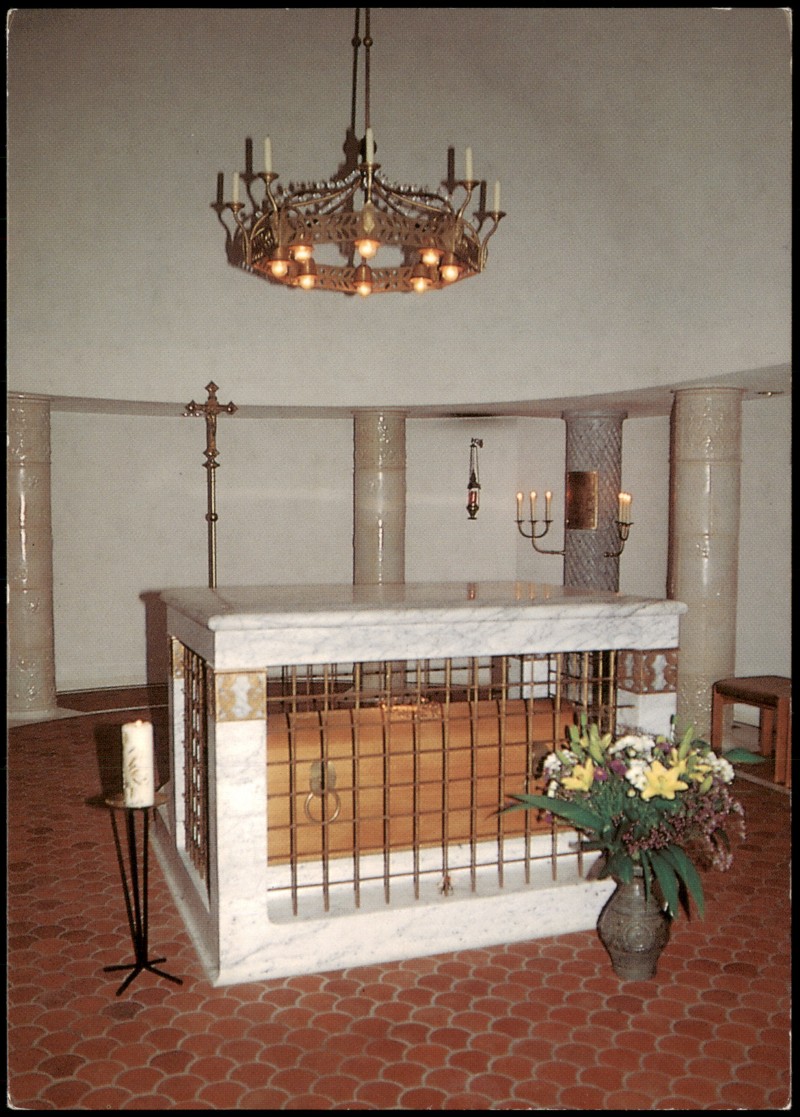 zoom: Image side vintage Postcard from 1995: Krypta Altar mit dem Schrein der seligen Ulrika:: Allensbach