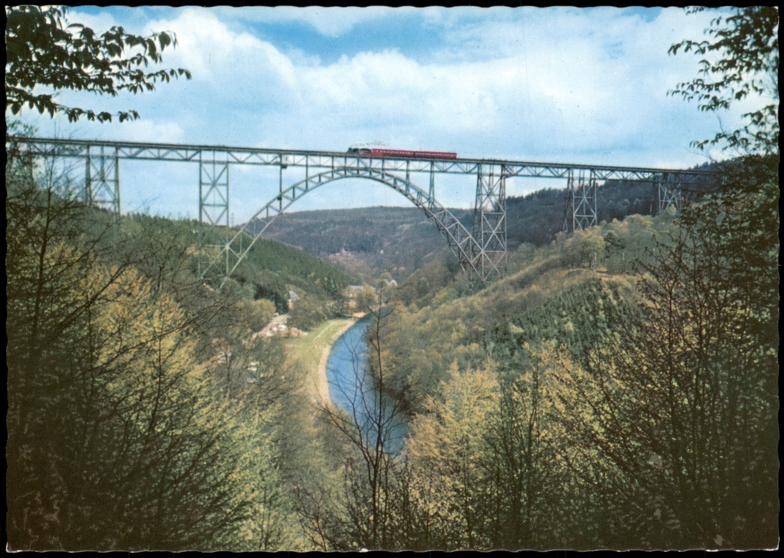 zoom: Image side vintage Postcard from 1980: Panoramaansicht:: Remscheid