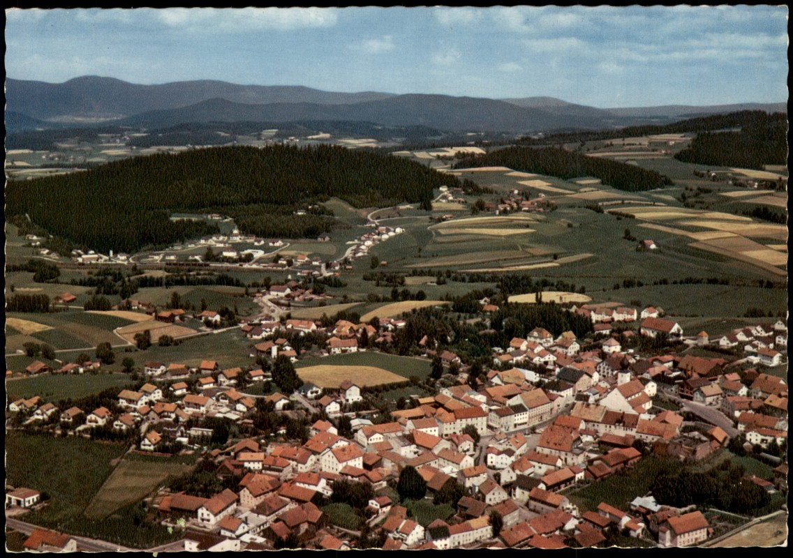 zoom: Image side vintage Postcard from 1969: Panorama-Ansicht v. Flugzeug aus, Luftaufnahme:: Ruhmannsfelden LK Regen