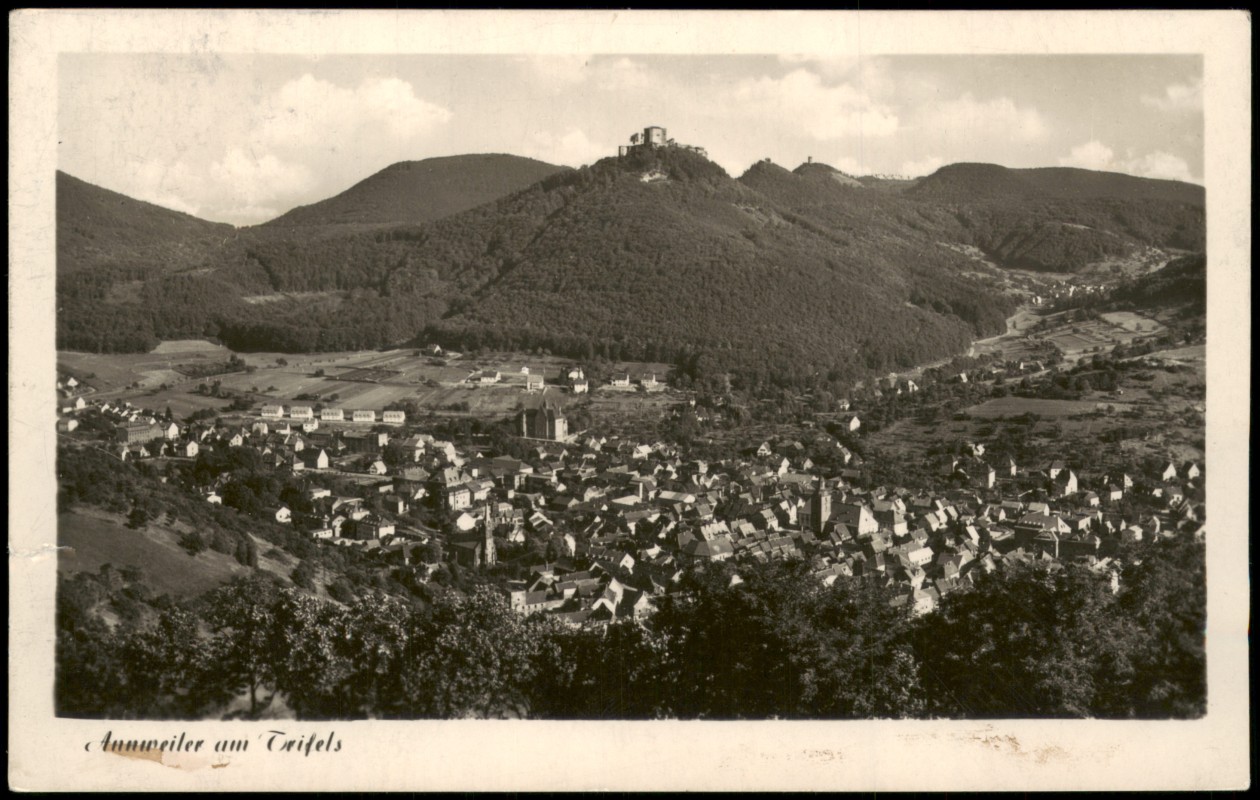 zoom: Image side vintage Postcard from 1955: Panorama-Ansicht:: Annweiler am Trifels