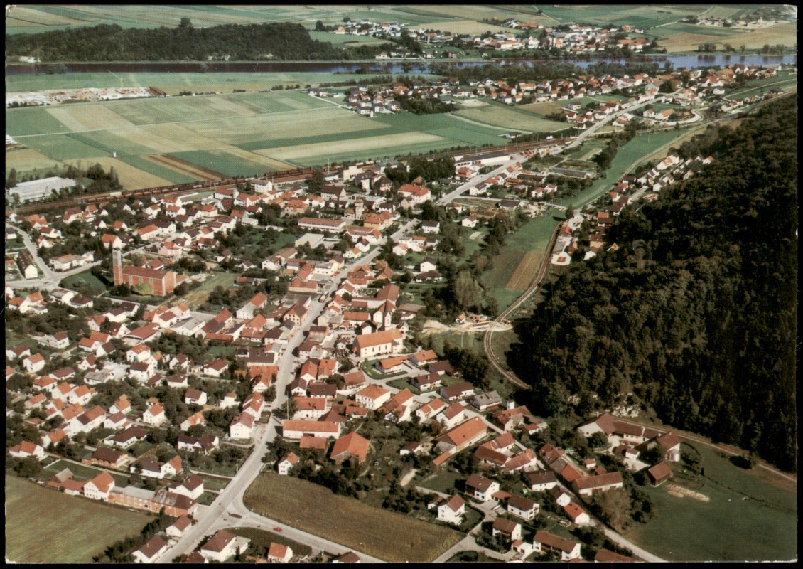 zoom: Image side vintage Postcard from 1993: Luftbild Luftaufnahme:: Saal a.d. Donau