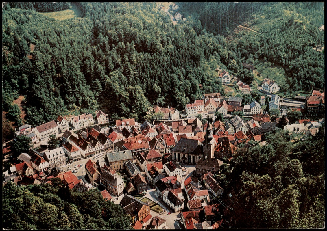 zoom: Image side vintage Postcard from 1975: Luftbild Gesamtansicht v. Flugzeug aus:: Bad Berneck im Fichtelgebirge