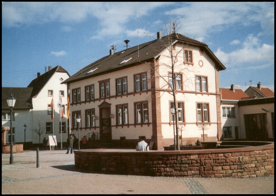 zoom: Image side vintage Postcard from 1990: Ortsansicht, Gebäude-Ansicht:: Aglasterhausen