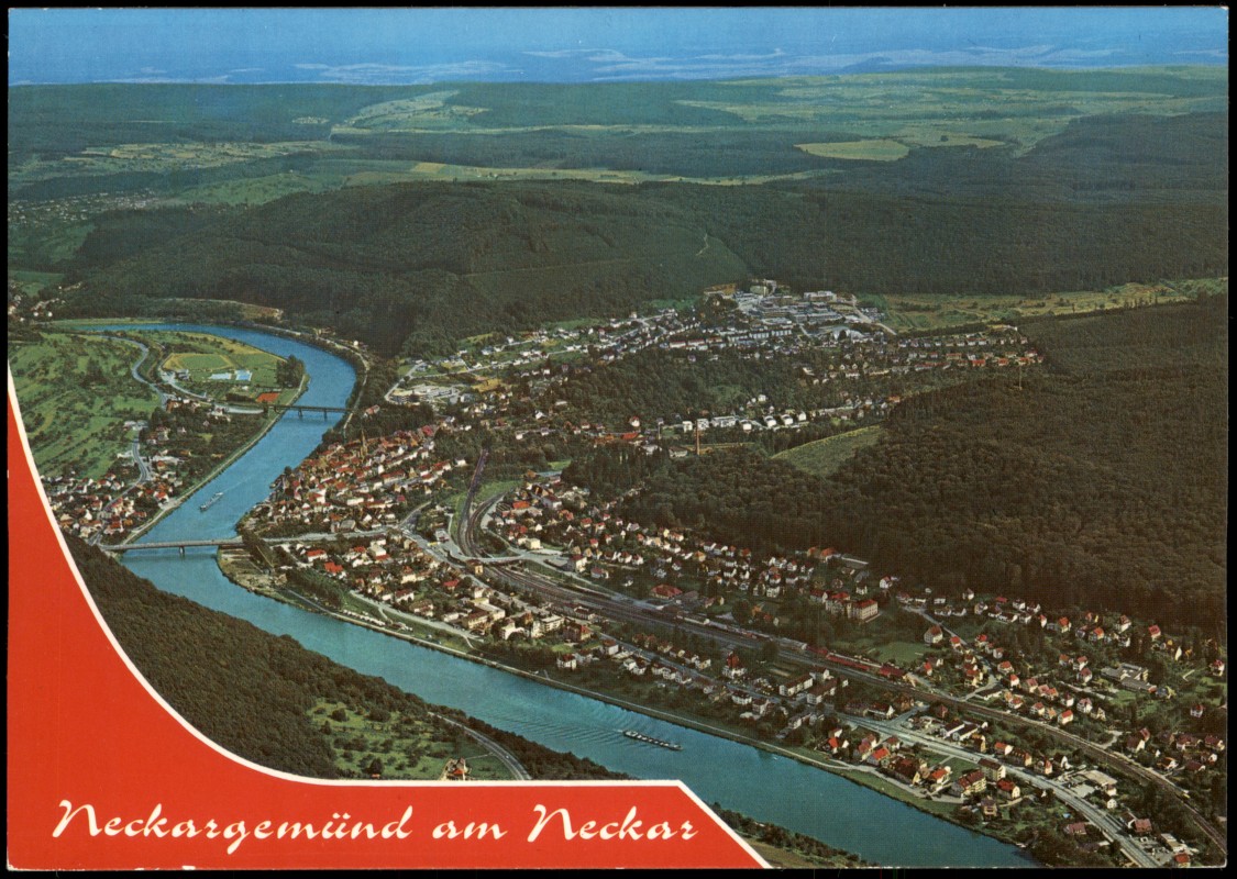 vergrößern: Bildseite historische Ansichtskarte von 1980: Luftbild Gesamtansicht vom Flugzeug aus:: Neckargemünd