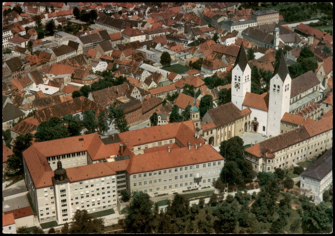vergrößern: Bildseite historische Ansichtskarte von 1970: Luftaufnahme, Zentrum Dom vom Flugzeug aus:: Freising