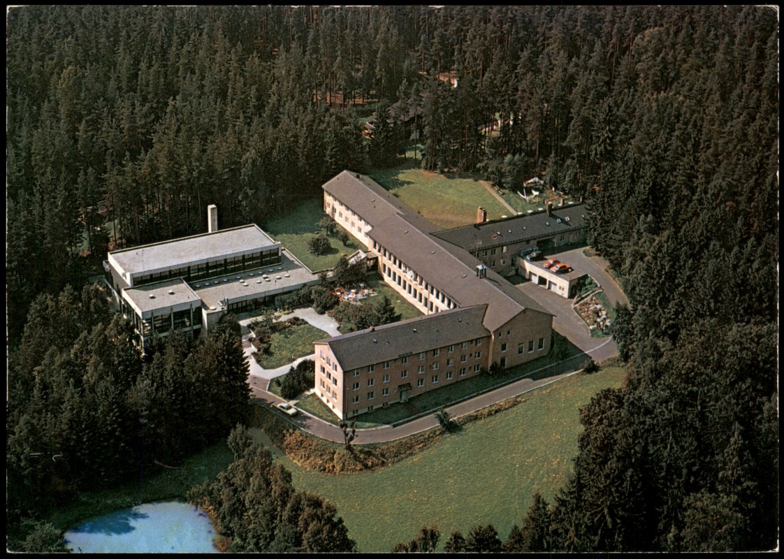 zoom: Image side vintage Postcard from 1991: Luftbild Ev. Luth. Volkshochschule v. Flugzeug aus:: Bad Alexandersbad