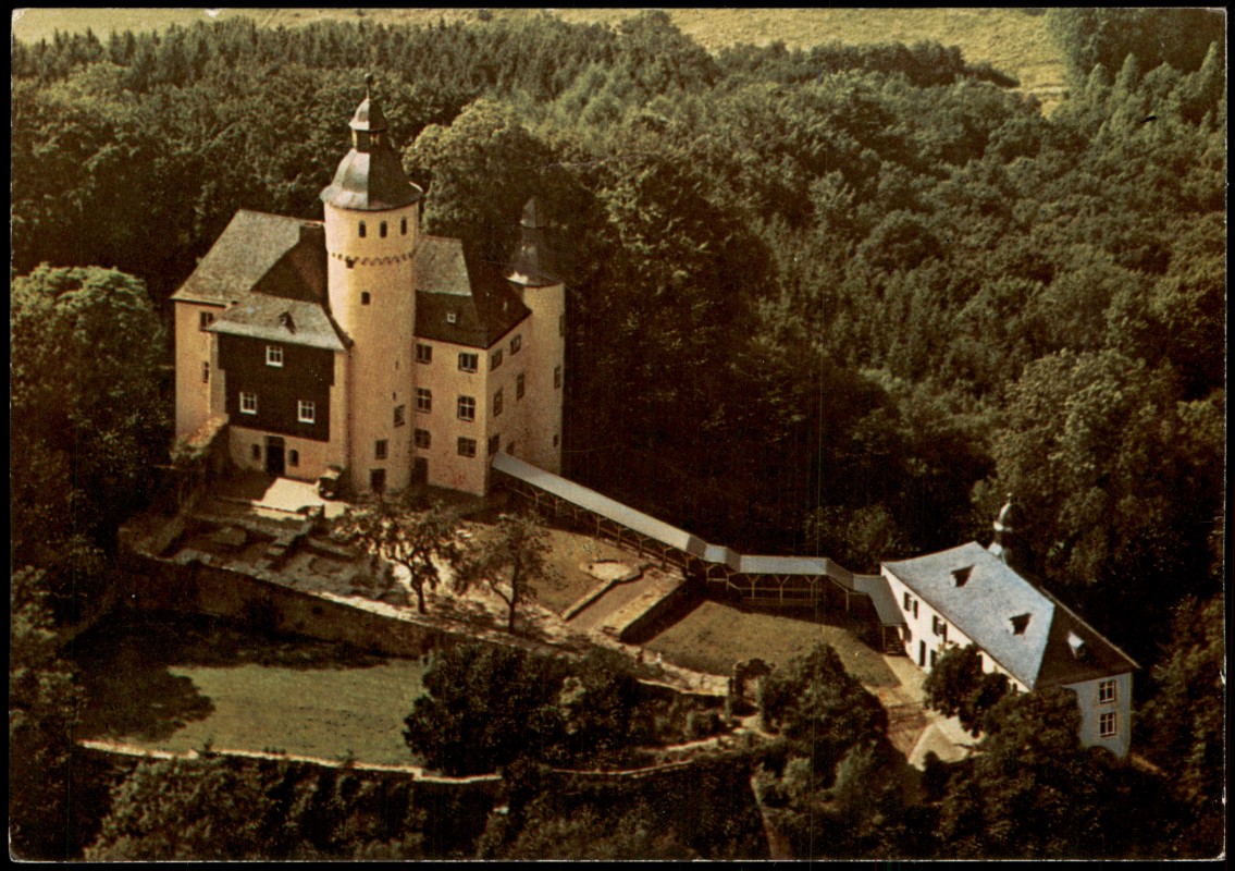 vergrößern: Bildseite historische Ansichtskarte von 1960: Schloss Homburg Luftbild:: Nümbrecht