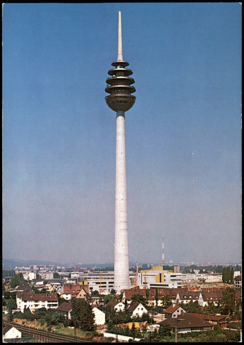 vergrößern: Bildseite historische Ansichtskarte von 1985: Ansicht vom Fernmeldeturm in Nürnberg mit Umgebung:: Nürnberg