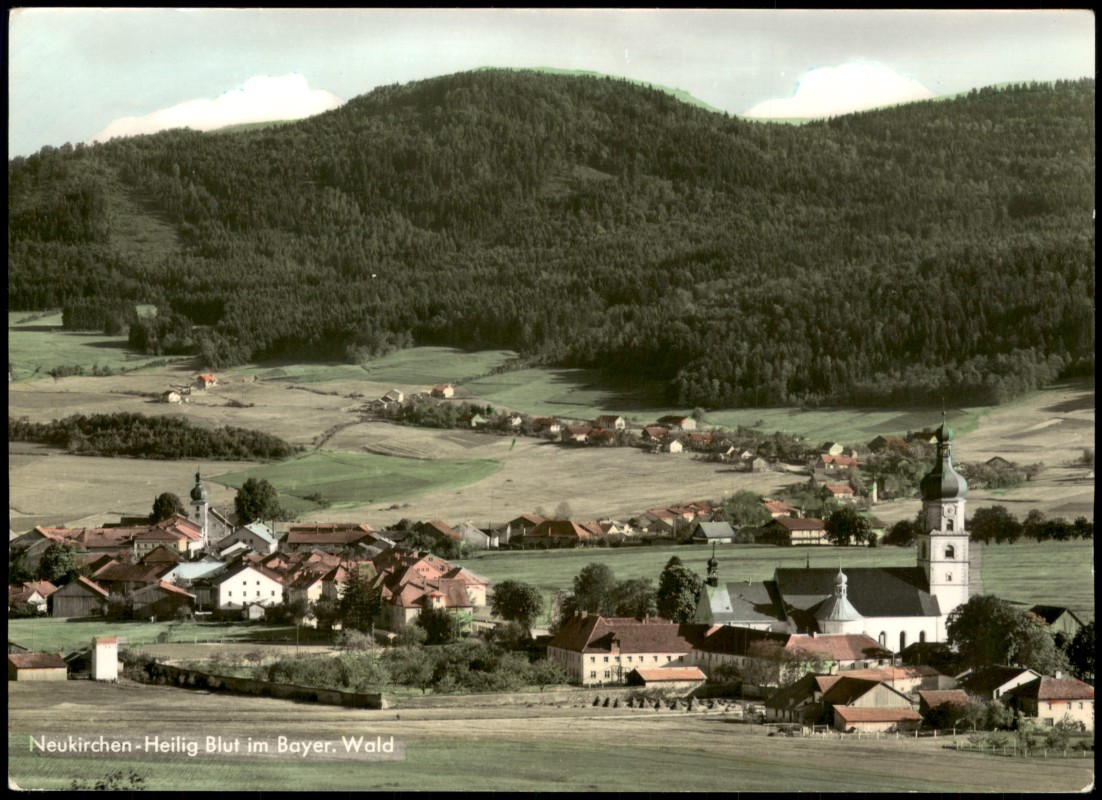zoom: Image side vintage Postcard from 1970: Luftbild Neukirchen - Heilig Blut im Bayer. Wald:: Mais-Neukirchen beim Heiligen Blut