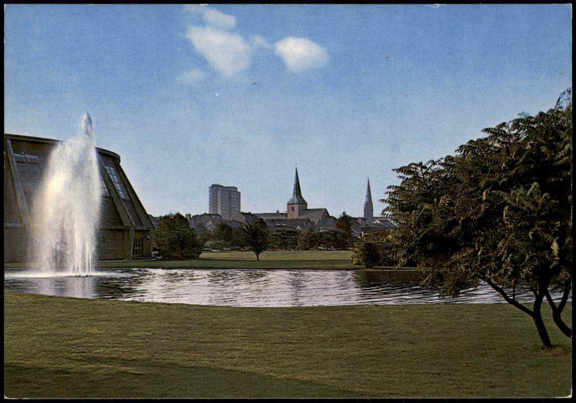 zoom: Image side vintage Postcard from 1975: Ansichten Lüner Park mit Rundturnhalle - Lünen in W.:: Lünen (Westfalen)