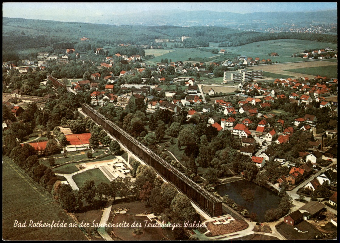 zoom: Image side vintage Postcard from 1980: Luftansicht von Bad Rothenfelde mit "Alten Gradierwerk":: Bad Rothenfelde