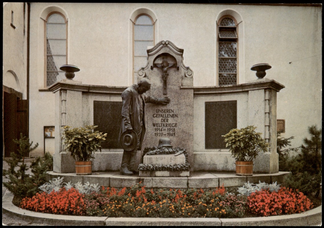 zoom: Image side vintage Postcard from 1995: Ansicht Ortsteil (Schapbach), Denkmal zur Erinnerung der Gefallenen im 1. & 2. Weltkrieg:: Bad Rippoldsau-Schapbach