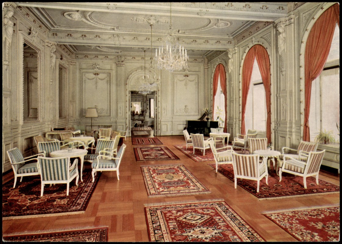 vergrößern: Bildseite historische Ansichtskarte von 1980: Hessisches Staatsbad in Bad Schwalbach, Lesesaal:: Bad Schwalbach