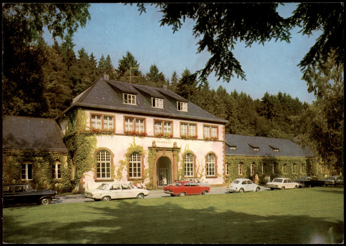 zoom: Image side vintage Postcard from 1980: Blick auf das Moorbadehaus in Bad Schwalbach:: Bad Schwalbach