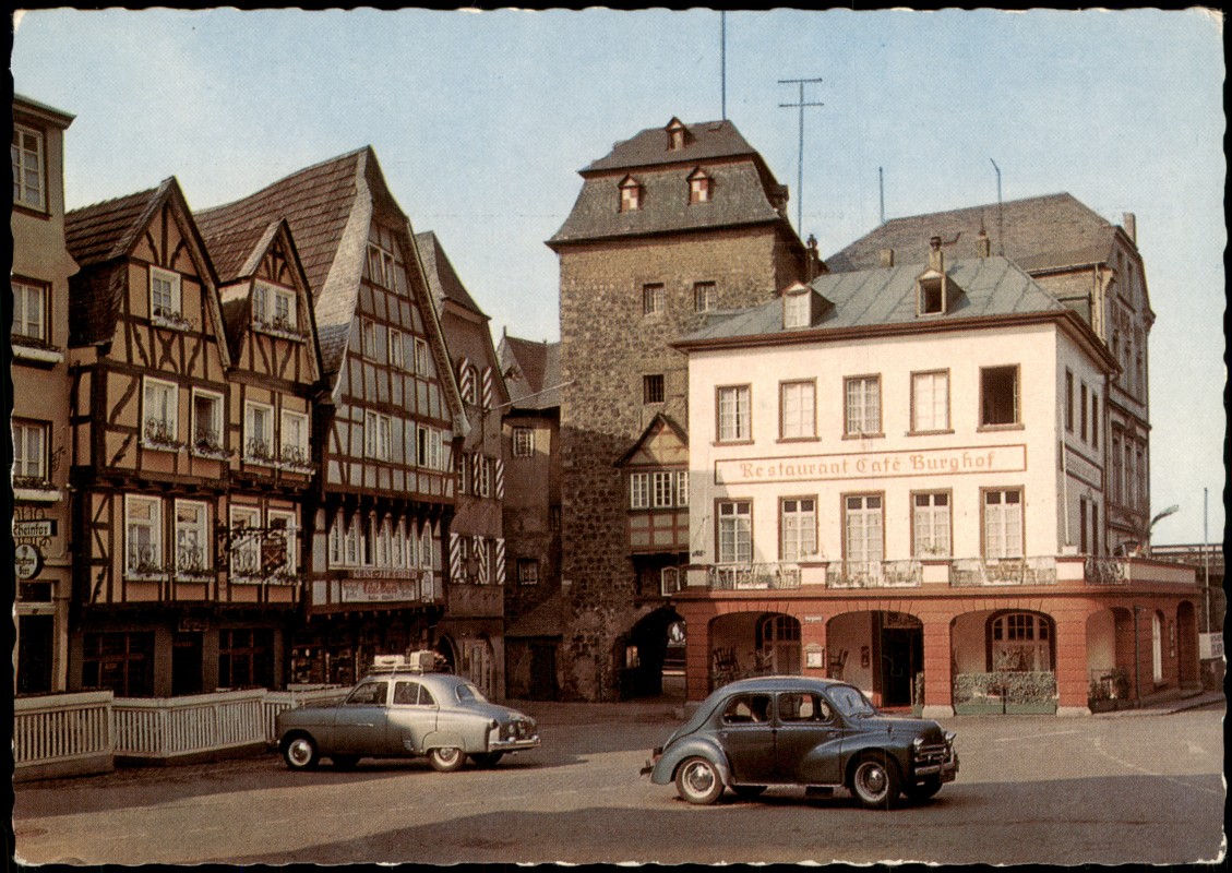 vergrößern: Bildseite historische Ansichtskarte von 1977: Restaurant Cafe Burghof Burgplatz:: Linz am Rhein