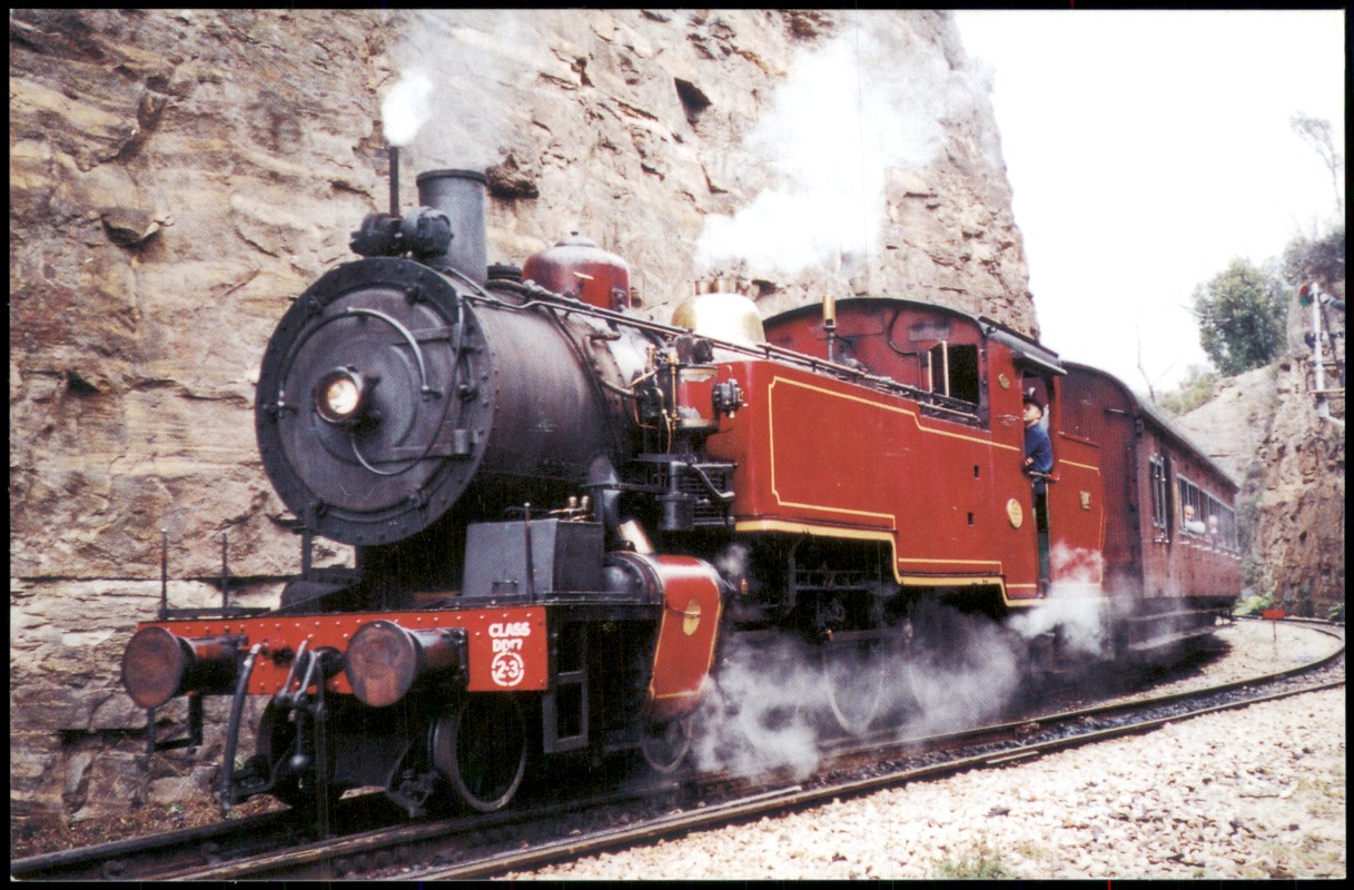 vergrößern: Bildseite historische Ansichtskarte von 2002: Zig Zag Railway PO Box 187Lithgow NSW 2790 Dampflokomotive::