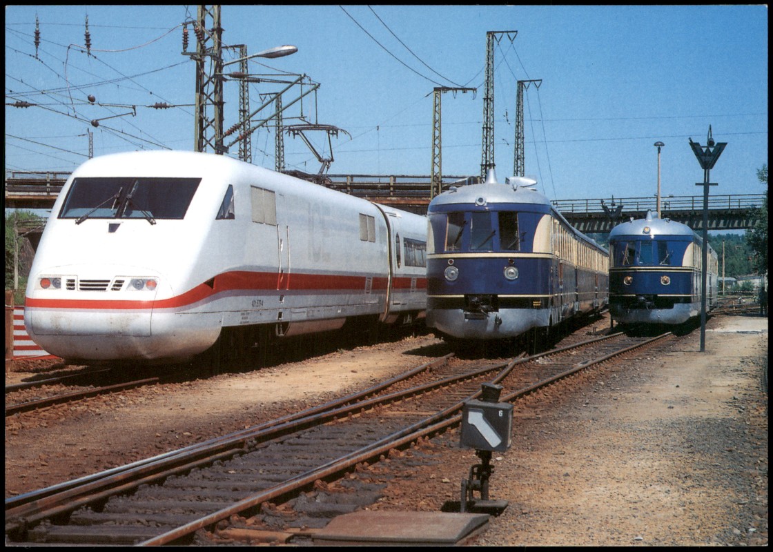vergrößern: Bildseite historische Ansichtskarte von 1999: Eisenbahn Zug Lokomotive ICE Diesellok::