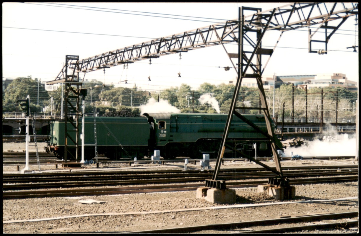 vergrößern: Bildseite historische Ansichtskarte von 1999: Dampflokomotive Railraod Bahnhof::