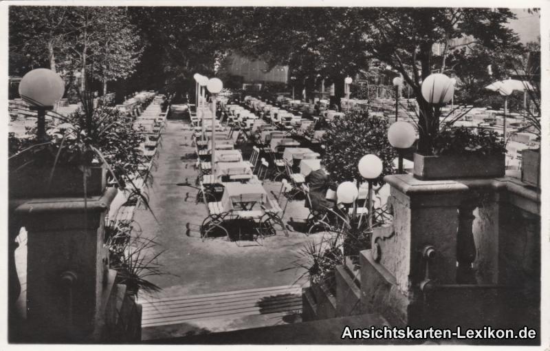 zoom: Image side vintage Postcard from 1934: Gartenwirtschaft - Alt-Bayern am Hauptbahnhof:: Innere Altstadt-Dresden