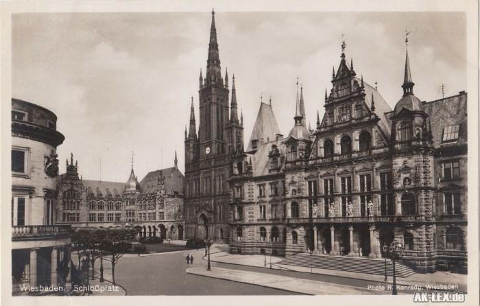 Schloßplatz - Foto AK ca 1936 :: Wiesbaden :: Ansichtskarten-Lexikon