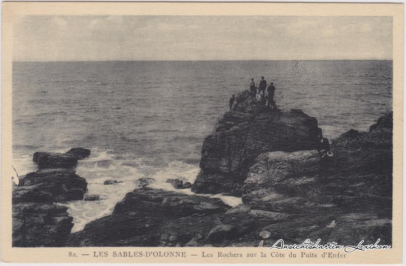 vintage Postcard from 1949: Les Rochers sur la Côte du Puits d