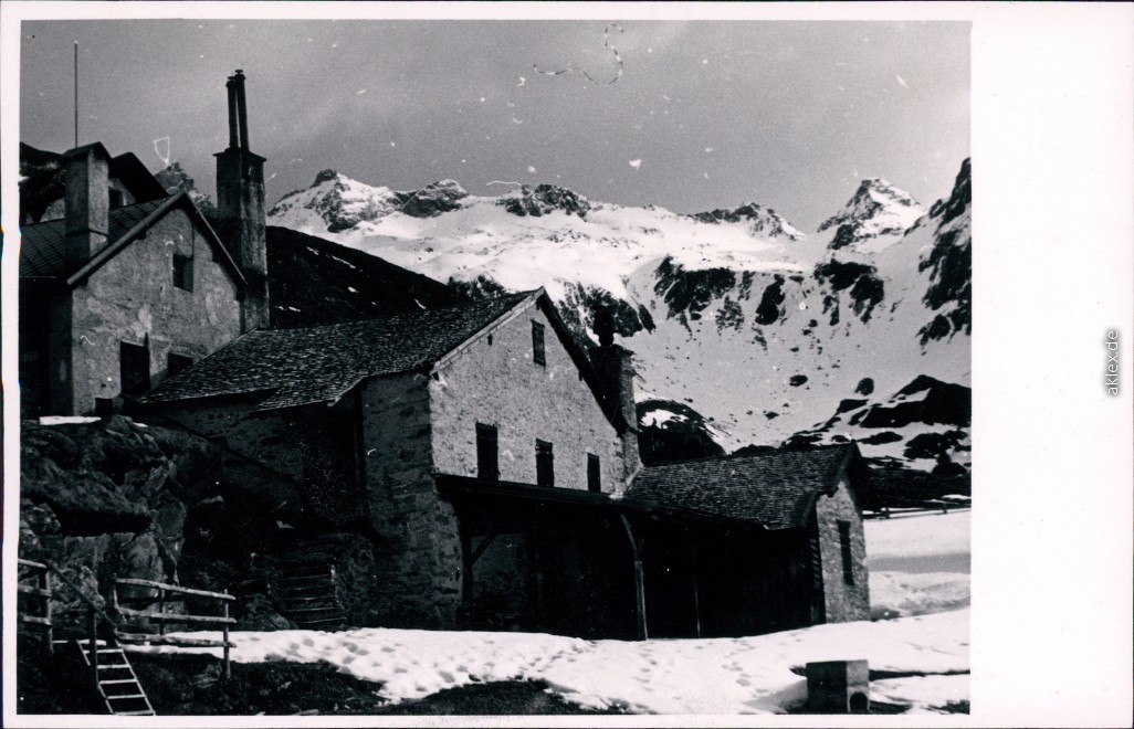 vintage Postcard from 1930: Bergbaude im Schnee Privat:: 