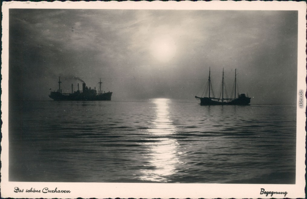 vintage Postcard from 1951: Schiffbegegnung auf dem Meer:: Cuxhaven