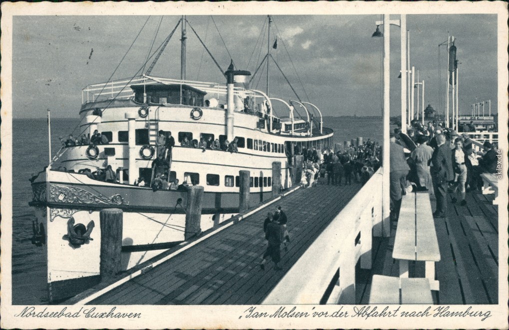 vintage Postcard from 1939: Abfahrt von "Jan Molsen" vom Alten Hafen:: Cuxhaven