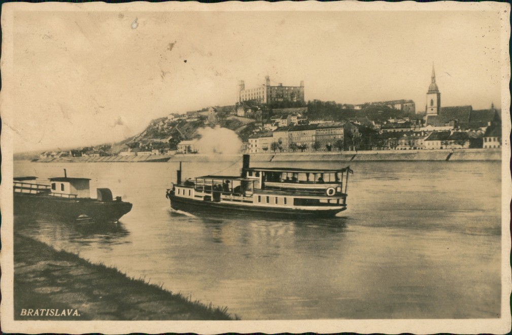 vintage Postcard from 1934: Fähre und Panorama:: Bratislava