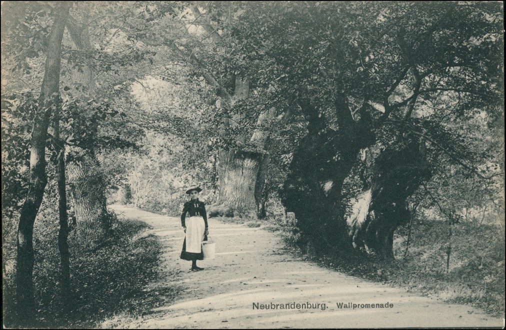 vintage Postcard from 1913: Frau - Wallpromenade:: Neubrandenburg