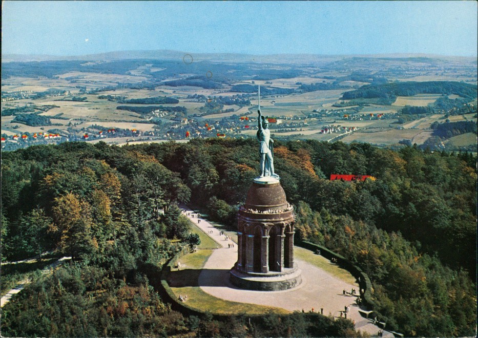 Hermannsdenkmal - Luftbild :: Hiddesen-Detmold :: Ansichtskarten-Lexikon