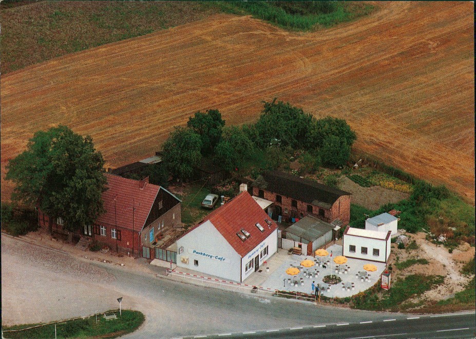 Parkberg-Café vom Flugzeug aus, Luftaufnahme :: Großziethen-Schönefeld :: Ansichtskarten-Lexikon