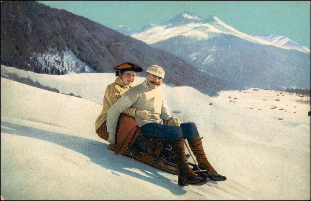 vintage Postcard from 1911: Wintersport: Schlitten/Rodeln Mann Frau Stimmungsbild:: 
