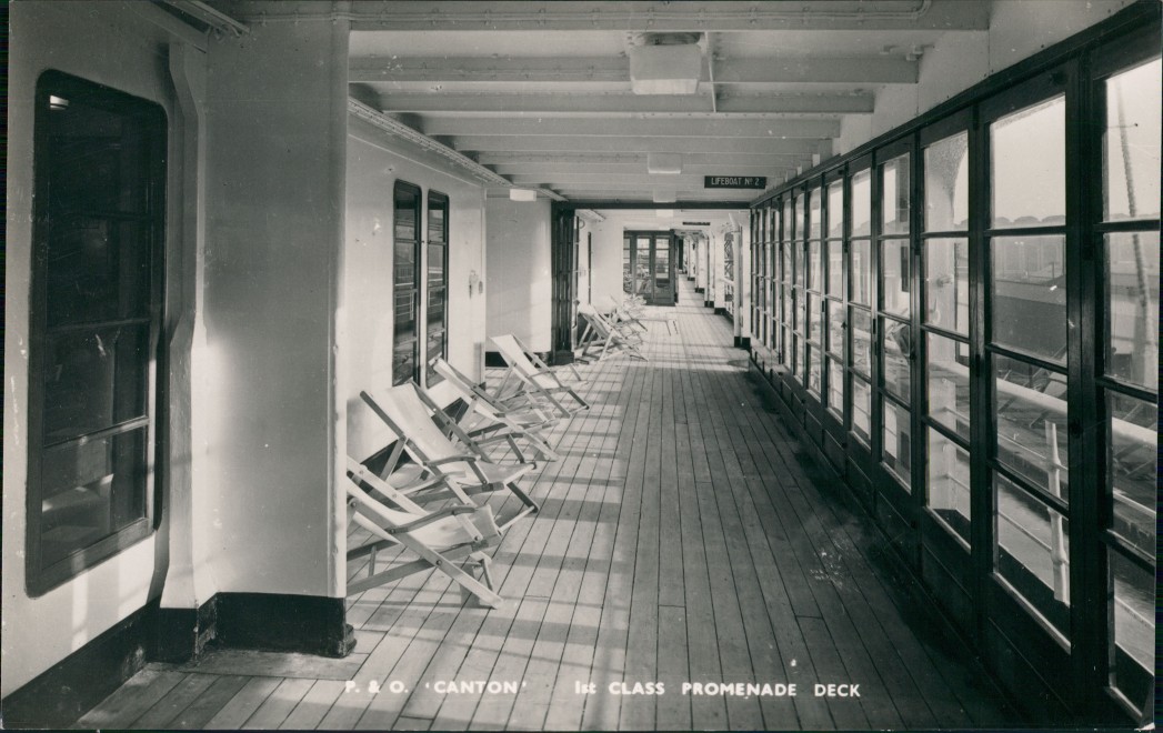 vintage Postcard from 1950: Schiffe Seefahrt P&O Linienschiff CANTON 1st class Promenaden Deck:: 