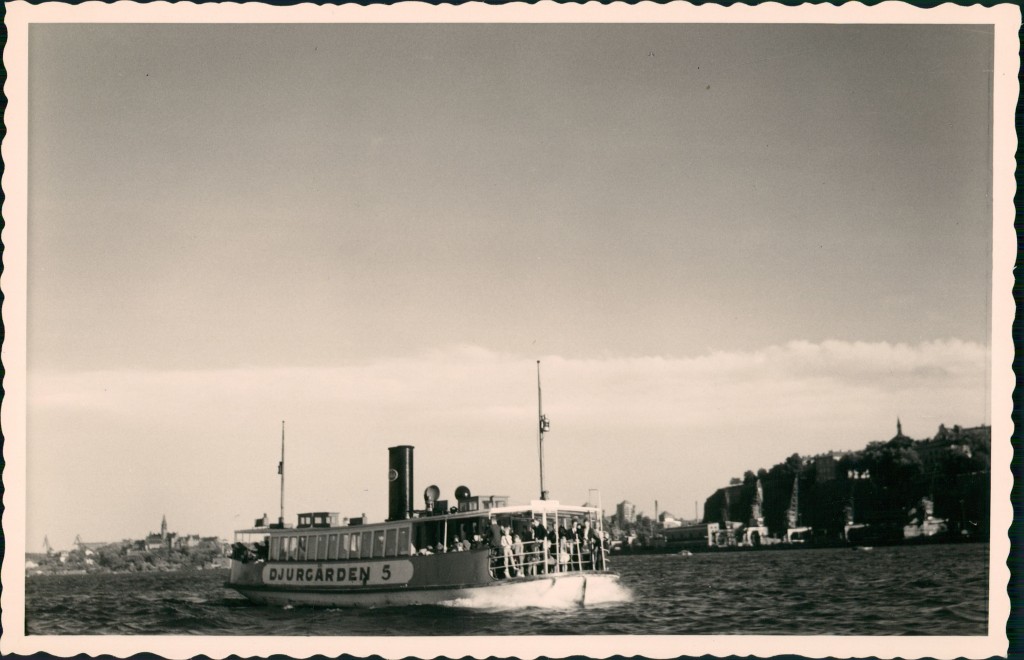 vintage Postcard from 1940: Fähre:: Stockholm