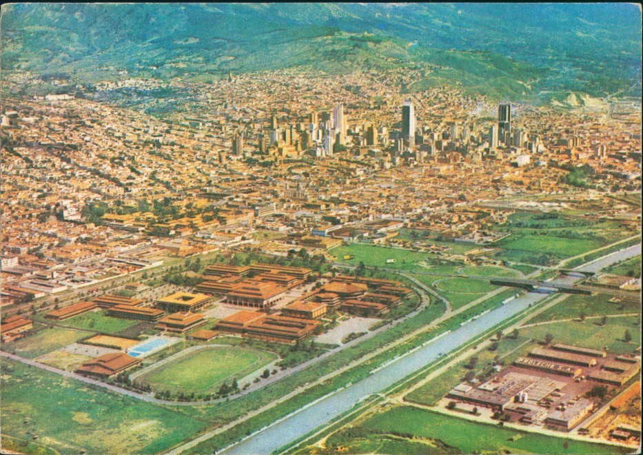 vintage Postcard from 1979: Luftbild Überflugkarte City Aerial View, Stadt vom Flugzeug aus:: Medellín