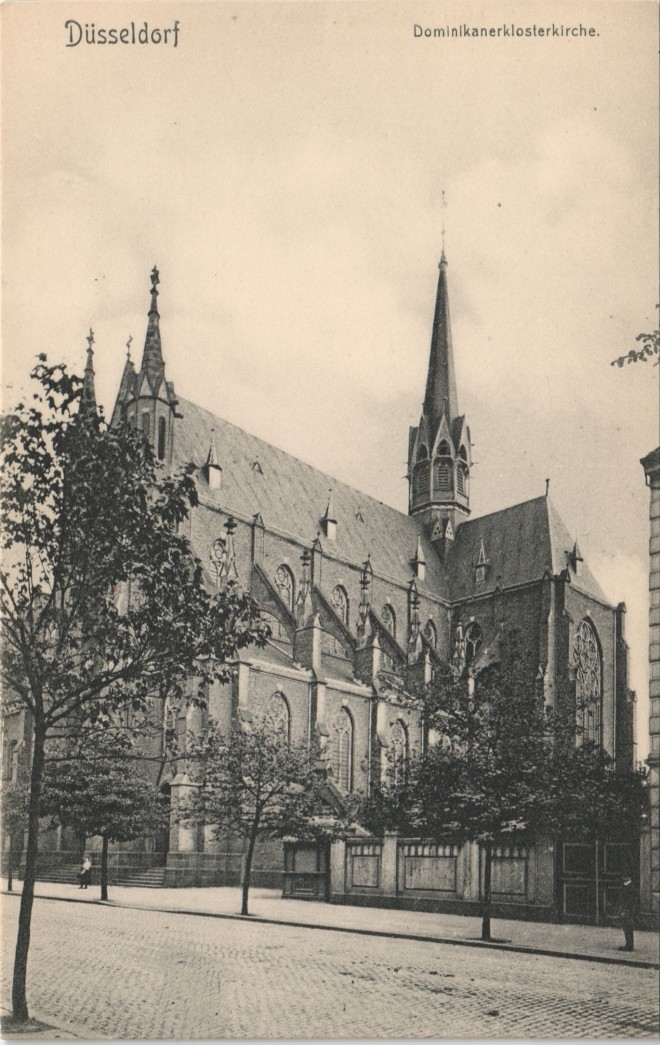 Straßen Partie an der DominikanerKlosterkirche Düsseldorf