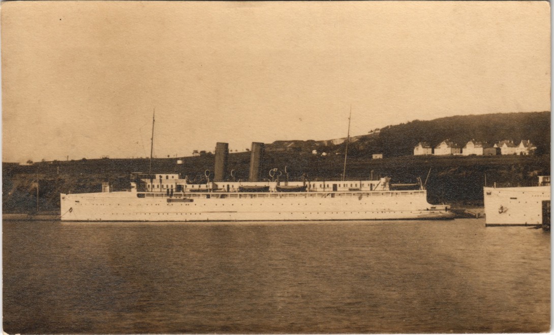 vintage Postcard from 1920: Fährschiffe der Linie Saßnitz Trelleborg im Hafen:: Sassnitz