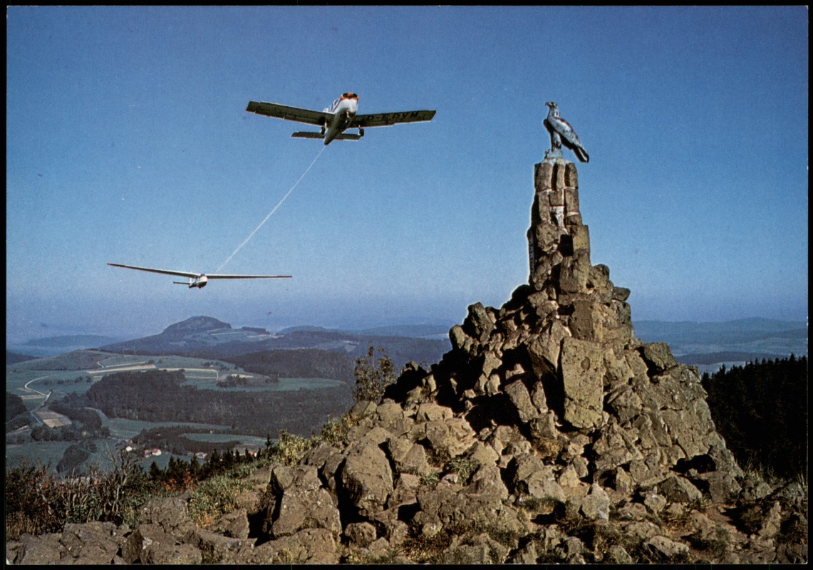 vintage Postcard from 1980: Berg der Segelflieger - Fliegerdenkmal:: 
