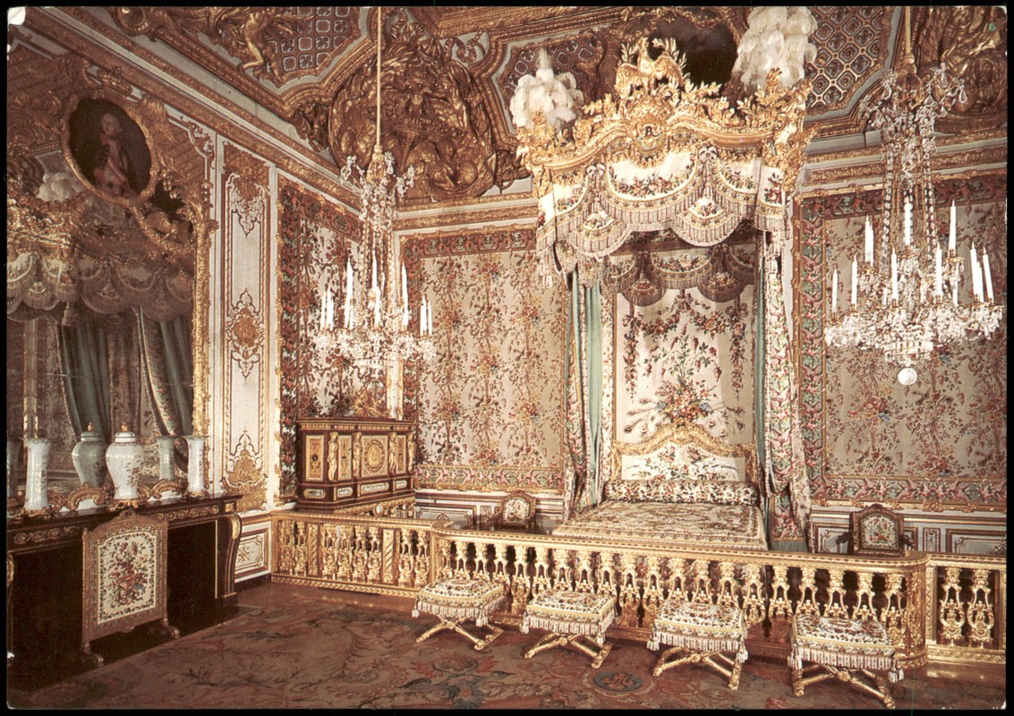 vintage Postcard from 1980: Queen Chamber Schlafzimmer der Konigin Schloss Versailles:: Versailles