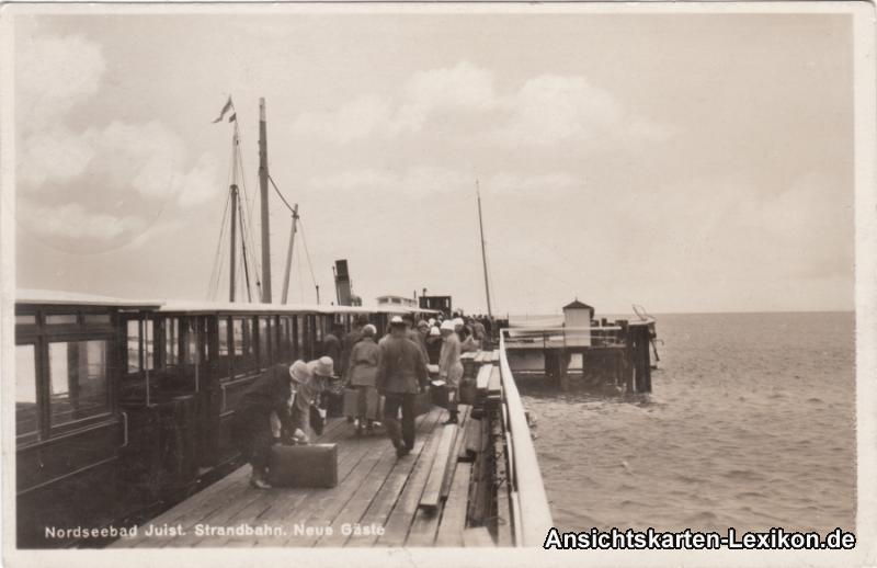 vintage Postcard from 1938: Strandbahn und Landungsbrücke - Foto AK:: Juist