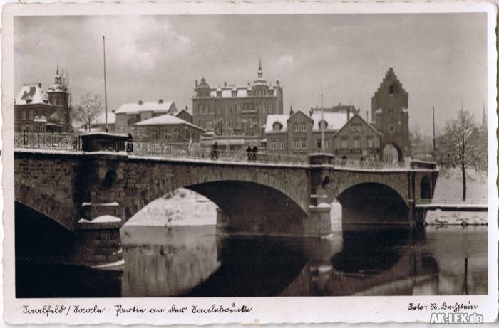 vintage Postcard from 1939: Partie an der Saalebrücke - Winter - Foto AK ca. 1939:: 